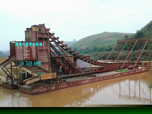 采金船-剛果金作業(yè) 采金船-剛果金作業(yè)