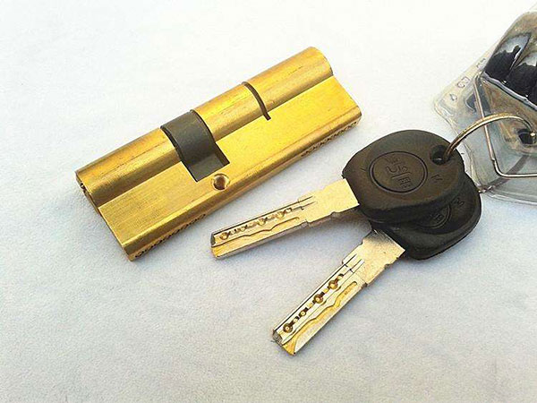 興化開鎖電話(汽車開鎖價(jià)格)